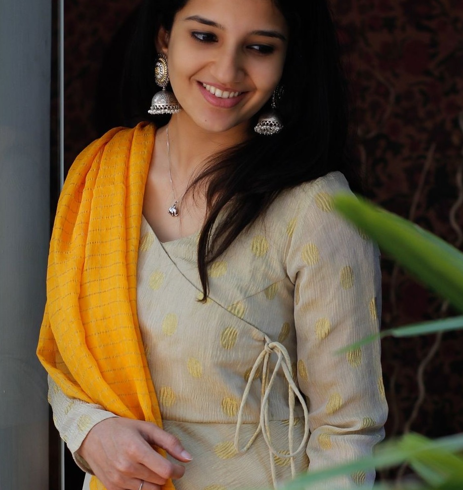 Punjabi dress neck best sale pattern